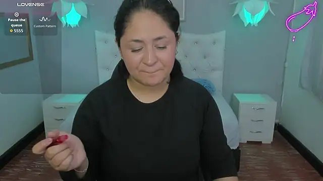 Snapshot of Lisa7_7 chatting on November 18, 2025, 6:22 pm Lisa7 7 online show from November 18, 2025, 6:22 pm