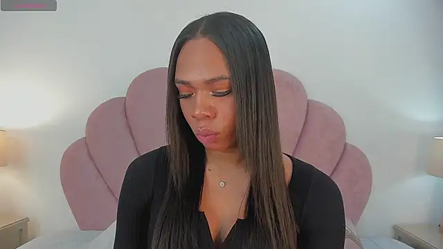 Snapshot of Nicole_Paradise chatting on March 19, 2025, 1:07 pm Nicole Paradise online show from March 19, 2025, 1:07 pm