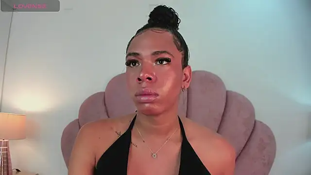 Snapshot of Nicole_Paradise chatting on March 17, 2025, 1:29 pm Nicole Paradise online show from March 17, 2025, 1:29 pm