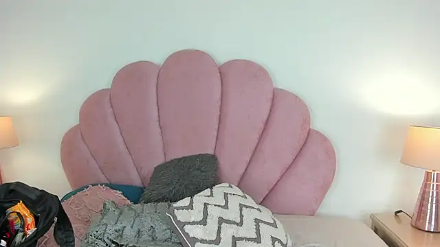 Snapshot of Nicole_Paradise chatting on November 26, 2025, 12:49 pm Nicole Paradise online show from November 26, 2025, 12:49 pm