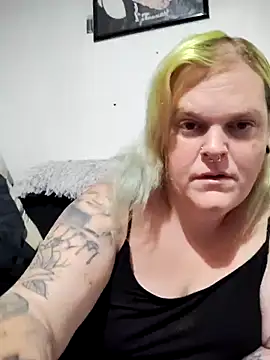 Trans Girl next door420 online show from April 28, 2026, 12:42 pm