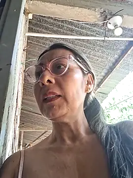 Mia-funny20 online show from May 22, 2026, 4:49 pm