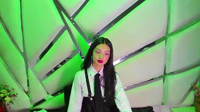 Snapshot of Aurora_18 chatting on November 28, 2025, 2:39 pm Aurora 18 online show from November 28, 2025, 2:39 pm