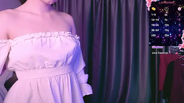 Snapshot of Molly_Sunshine chatting on March 26, 2026, 8:29 pm Molly Sunshine online show from March 26, 2026, 8:29 pm