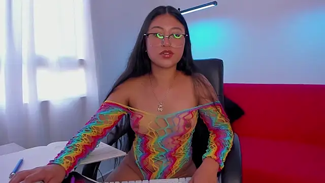 Snapshot of cloy_baby__ chatting on February 4, 2025, 1:27 pm cloy baby online show from February 4, 2025, 1:27 pm