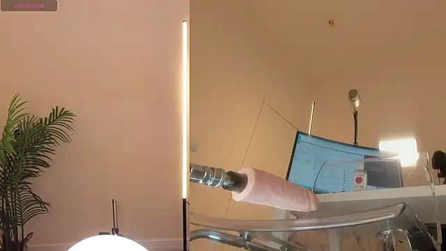 Snapshot of Sexydoll112 chatting on September 30, 2025, 12:16 am Sexydoll112 online show from September 30, 2025, 12:16 am