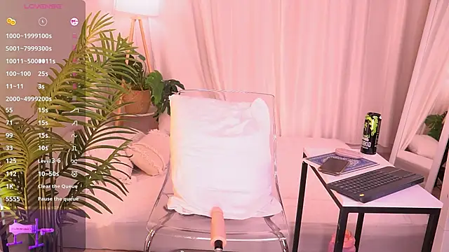 Snapshot of Sexydoll112 chatting on November 5, 2025, 12:14 am Sexydoll112 online show from November 5, 2025, 12:14 am