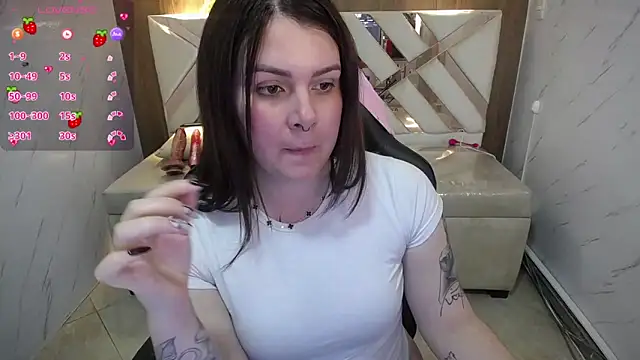 Snapshot of Paula_b_ chatting on October 11, 2025, 1:01 pm Paula b online show from October 11, 2025, 1:01 pm