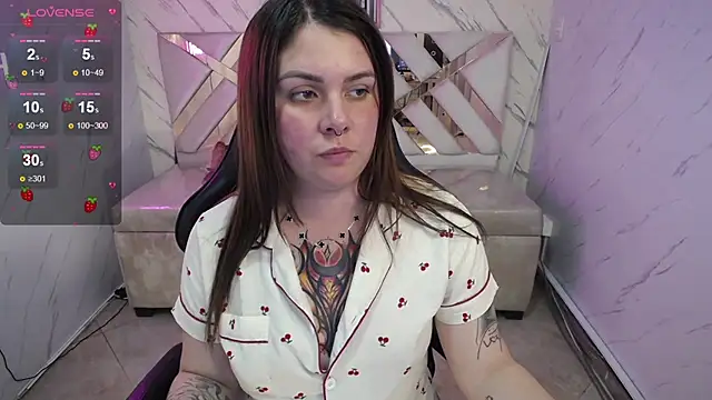 Snapshot of Paula_b_ chatting on September 16, 2025, 1:34 pm Paula b online show from September 16, 2025, 1:34 pm