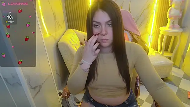 Snapshot of Paula_b_ chatting on September 27, 2025, 12:44 pm Paula b online show from September 27, 2025, 12:44 pm