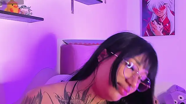 Snapshot of Akari1_Mischief chatting on December 25, 2024, 10:05 pm Akari1 Mischief online show from December 25, 2024, 10:05 pm