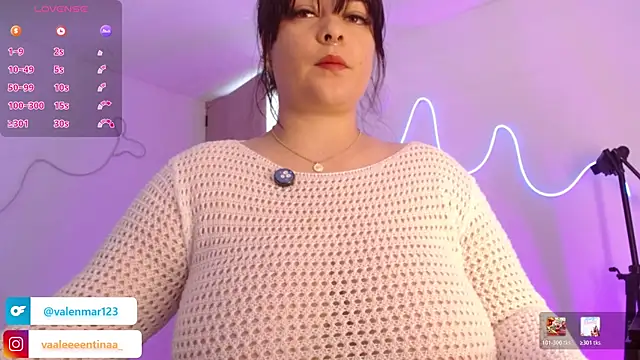 Snapshot of Layna_cold chatting on July 21, 2026, 3:46 pm Layna cold online show from July 21, 2026, 3:46 pm