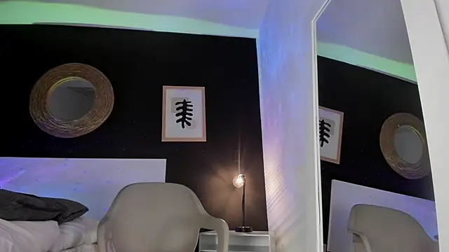 Snapshot of VioletPaket chatting on March 6, 2025, 8:48 pm VioletPaket online show from March 6, 2025, 8:48 pm