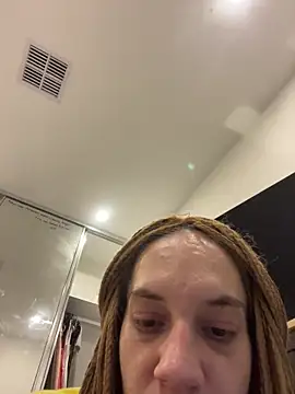 Khloestarh online show from February 21, 2026, 3:25 pm