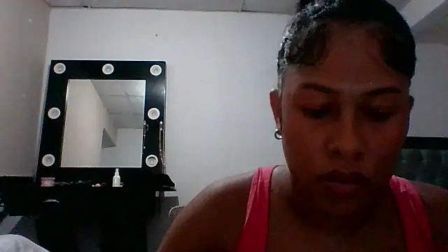 Snapshot of Kitra_New chatting on May 7, 2026, 3:04 pm Kitra New online show from May 7, 2026, 3:04 pm