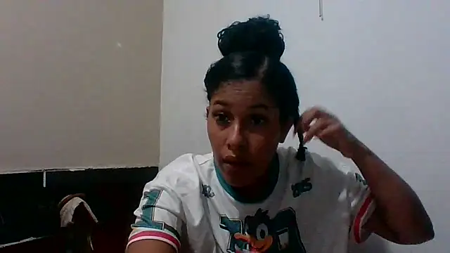 Snapshot of Kitra_New chatting on October 16, 2025, 6:43 am Kitra New online show from October 16, 2025, 6:43 am