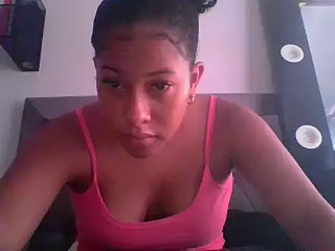 Snapshot of Kitra_New chatting on September 15, 2025, 12:27 pm Kitra New online show from September 15, 2025, 12:27 pm