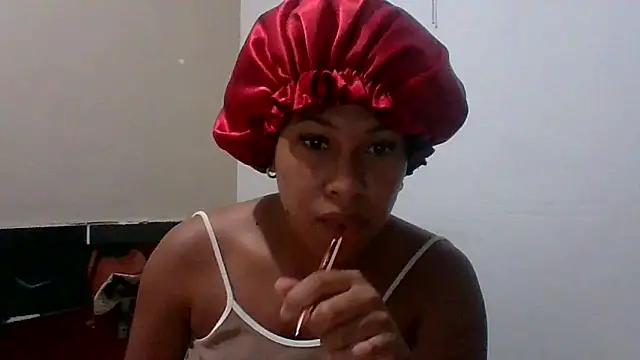 Snapshot of Kitra_New chatting on November 1, 2025, 5:57 am Kitra New online show from November 1, 2025, 5:57 am