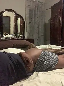 Snapshot of DManL chatting on December 17, 2025, 9:09 pm DManL online show from December 17, 2025, 9:09 pm