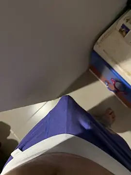 Snapshot of holawey1345 chatting on September 15, 2025, 2:01 am holawey1345 online show from September 15, 2025, 2:01 am