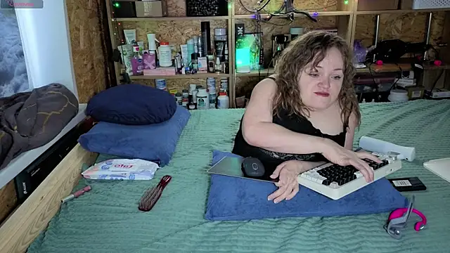 MiniNatalie online show from January 7, 2026, 5:01 am