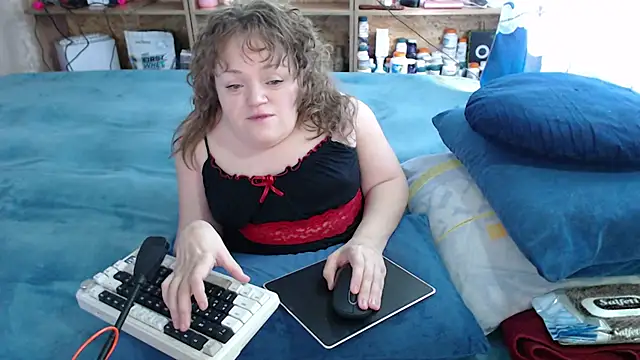 Snapshot of MiniNatalie chatting on September 20, 2025, 3:55 am MiniNatalie online show from September 20, 2025, 3:55 am