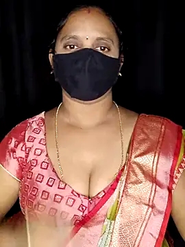 vintage-vibs online show from November 26, 2025, 3:23 pm