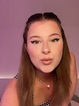 Snapshot of Mia-Minou chatting on October 4, 2025, 10:50 am Mia-Minou online show from October 4, 2025, 10:50 am