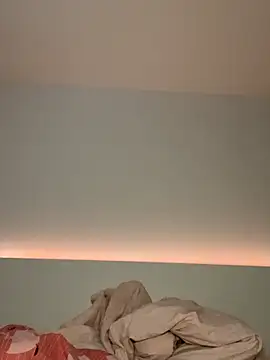 Mia-Minou online show from March 15, 2026, 9:38 am