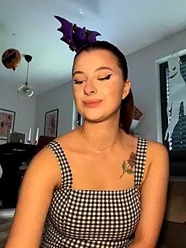 Snapshot of Mia-Minou chatting on October 2, 2025, 1:47 pm Mia-Minou online show from October 2, 2025, 1:47 pm