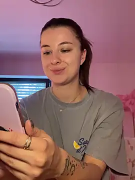 Snapshot of Mia-Minou chatting on September 14, 2025, 11:10 am Mia-Minou online show from September 14, 2025, 11:10 am