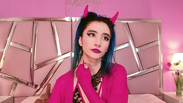 Snapshot of Lunapage chatting on October 3, 2025, 8:54 pm Lunapage online show from October 3, 2025, 8:54 pm