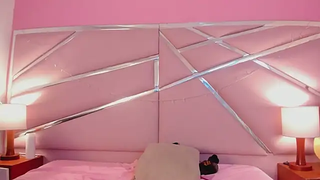 Snapshot of Lunapage chatting on March 5, 2025, 4:13 pm Lunapage online show from March 5, 2025, 4:13 pm