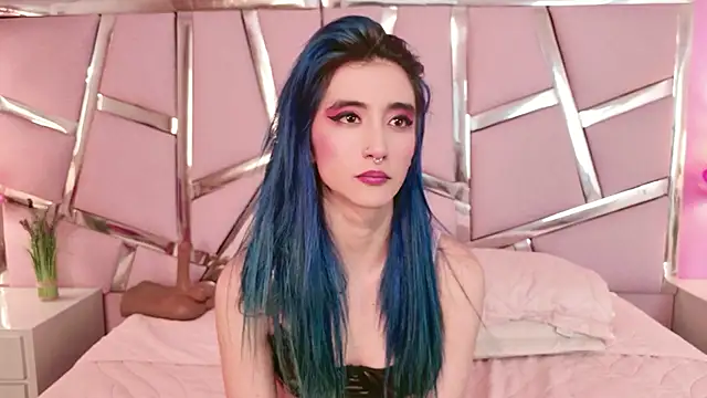 Snapshot of Lunapage chatting on October 4, 2025, 8:32 pm Lunapage online show from October 4, 2025, 8:32 pm