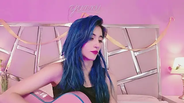 Snapshot of Lunapage chatting on September 29, 2025, 10:37 pm Lunapage online show from September 29, 2025, 10:37 pm