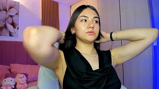 mia nevaeh online show from January 14, 2026, 8:34 pm