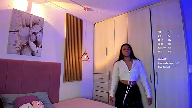 Snapshot of mia_nevaeh chatting on November 24, 2025, 9:15 pm mia nevaeh online show from November 24, 2025, 9:15 pm