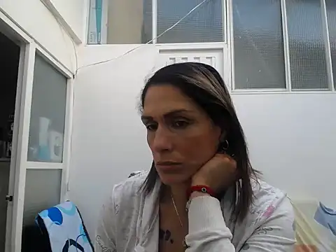 Snapshot of Corina_hot chatting on November 25, 2025, 8:53 pm Corina hot online show from November 25, 2025, 8:53 pm