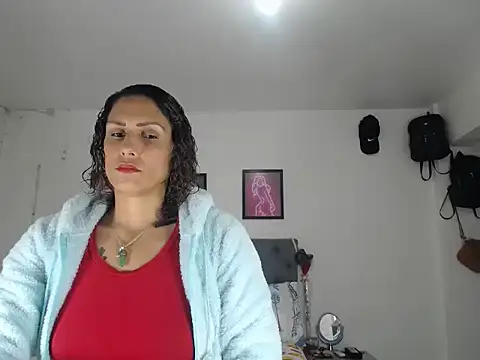 Snapshot of Corina_hot chatting on November 30, 2025, 6:30 pm Corina hot online show from November 30, 2025, 6:30 pm