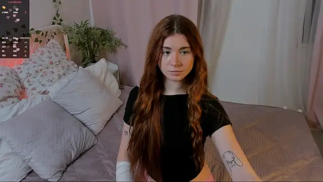 Freckle Diyana online show from November 12, 2025, 5:06 pm