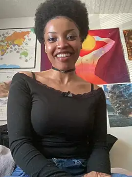 KimiAqua online show from March 17, 2025, 6:11 pm