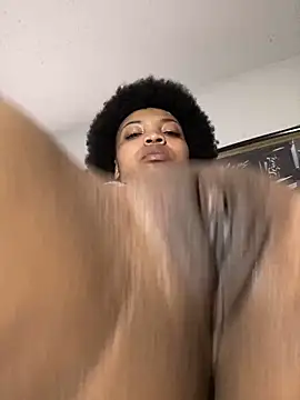 KimiAqua online show from February 13, 2025, 8:24 pm