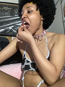 KimiAqua online show from February 13, 2025, 5:22 pm