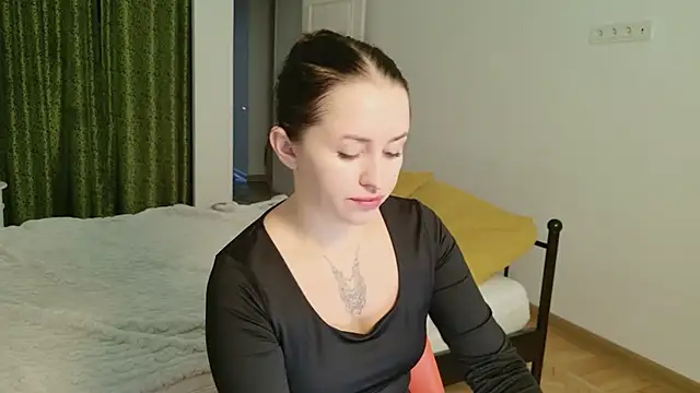 VioletCatt online show from November 2, 2025, 6:40 am