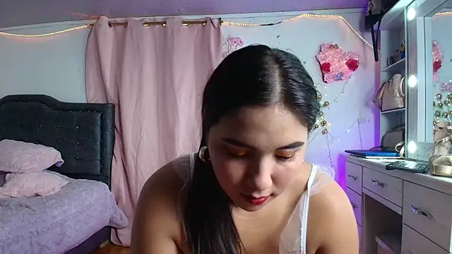 AnnaRosse1 online show from April 15, 2026, 4:29 am