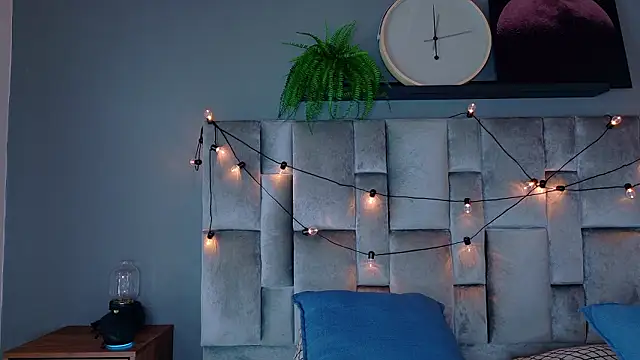 AmyPalmmer online show from March 4, 2026, 11:51 am