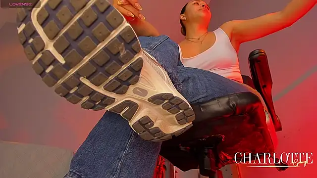 charlotte  grey online show from May 12, 2026, 7:42 pm
