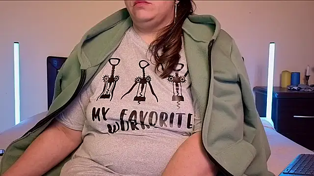 Snapshot of Niter chatting on November 21, 2025, 12:31 am Niter online show from November 21, 2025, 12:31 am