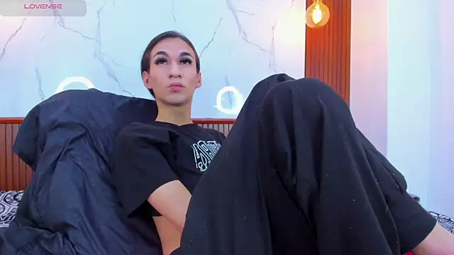 Mia thompson 19 online show from April 2, 2026, 7:09 pm