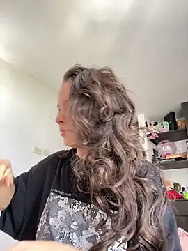 Sophie milk online show from October 5, 2025, 4:42 pm